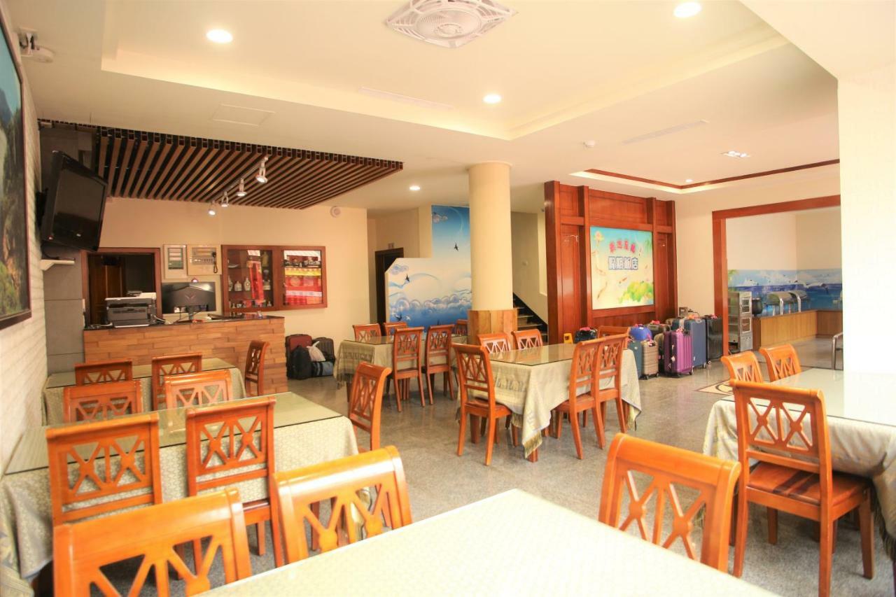 Holiday Hotel Nangan Exterior photo