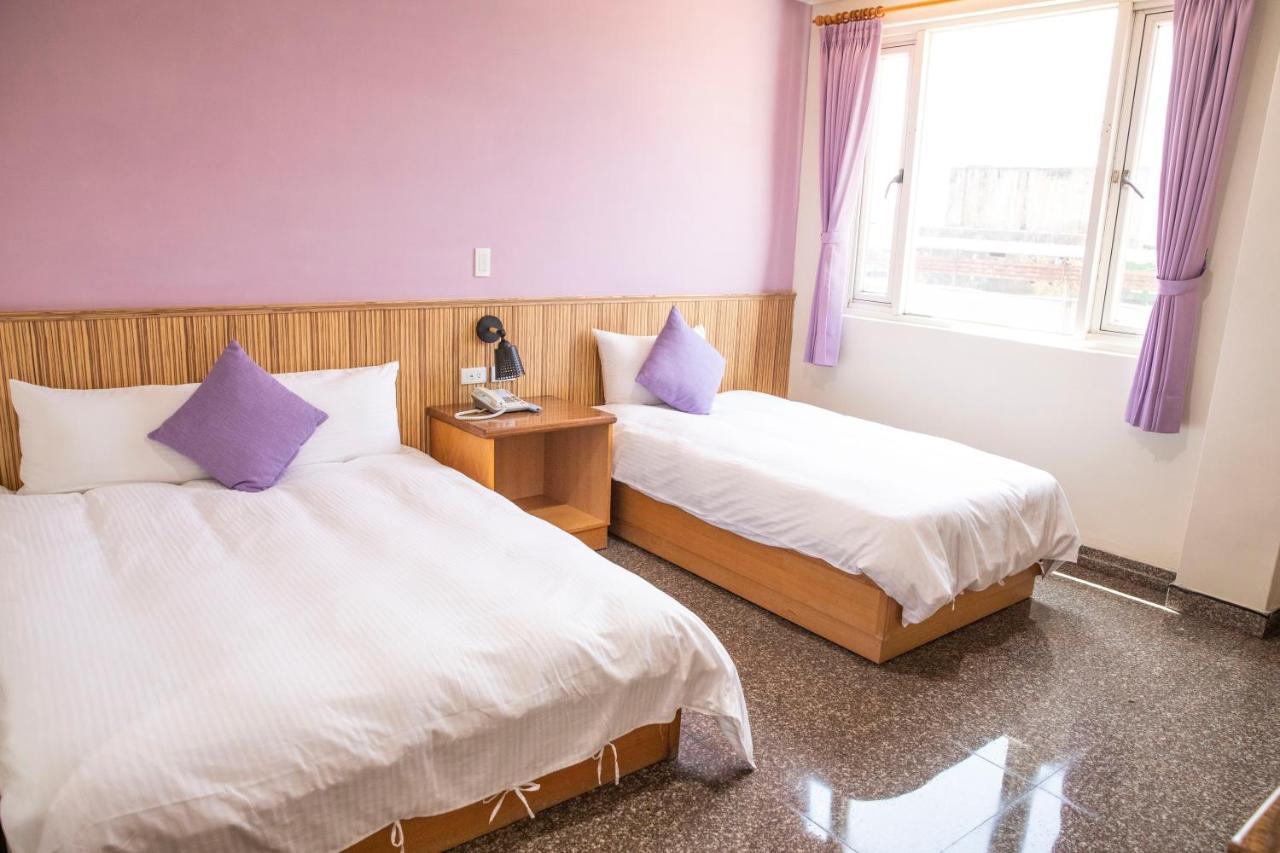 Holiday Hotel Nangan Exterior photo